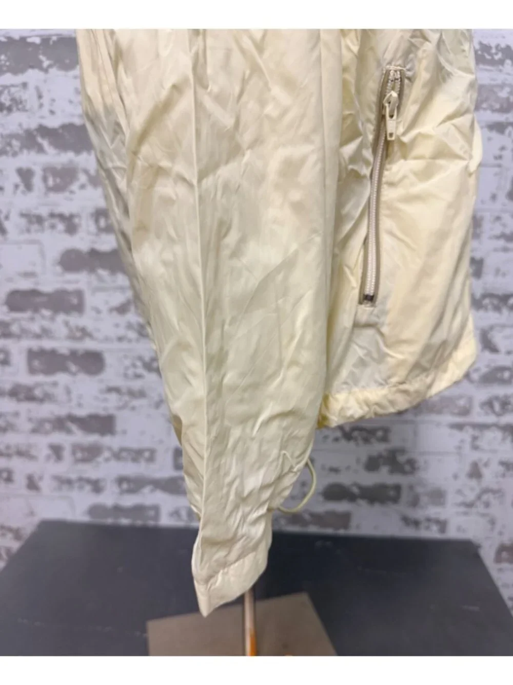 Quiksilver yellow Full-Zip Lightweight Windbreaker Jacket - Men's Size M